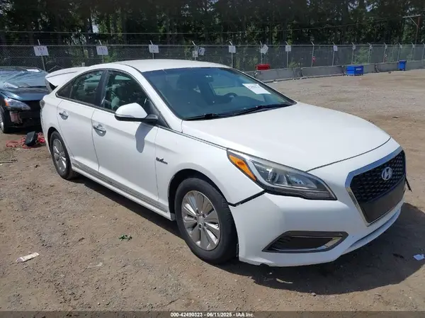 KMHE24L10GA035374 2016 HYUNDAI SONATA - Image 1