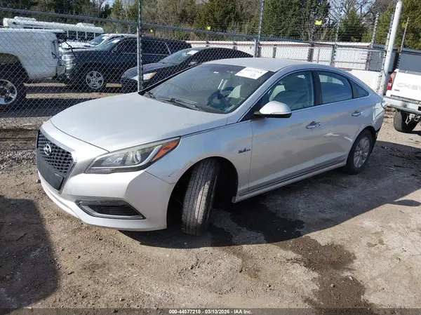 KMHE24L10GA035391 2016 HYUNDAI SONATA - Image 2