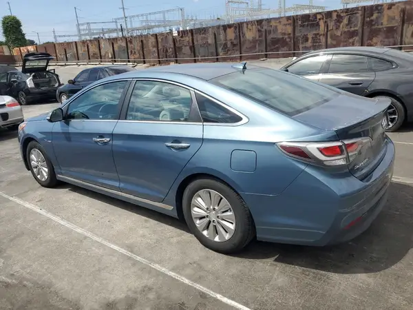 KMHE24L10GA035696 2016 HYUNDAI SONATA - Image 2
