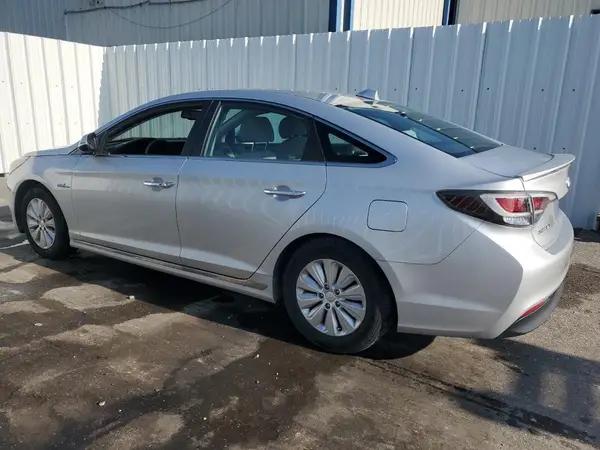KMHE24L10GA038677 2016 HYUNDAI SONATA - Image 2