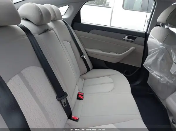 KMHE24L10GA038811 2016 HYUNDAI SONATA - Image 8