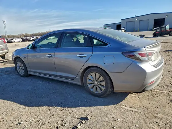 KMHE24L10GA039036 2016 HYUNDAI SONATA - Image 2