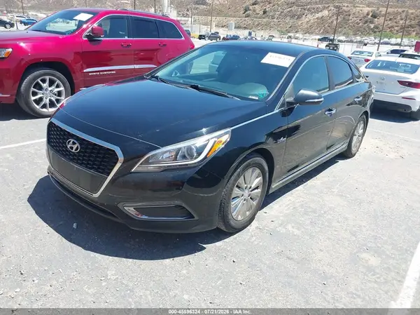 KMHE24L10GA040283 2016 HYUNDAI SONATA - Image 2