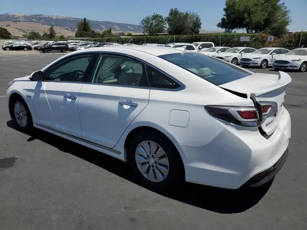 KMHE24L10HA044397 2017 HYUNDAI SONATA - Image 2