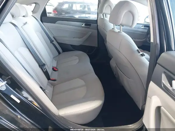 KMHE24L10HA048563 2017 HYUNDAI SONATA - Image 8