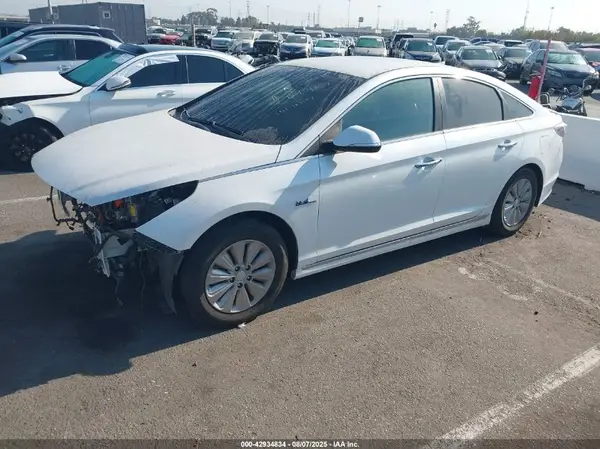 KMHE24L10HA048613 2017 HYUNDAI SONATA - Image 2