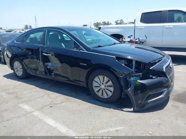 KMHE24L10HA051494 2017 HYUNDAI SONATA - Image 1