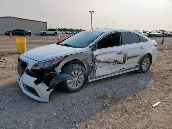 KMHE24L10HA056341 2017 HYUNDAI SONATA - Image 1