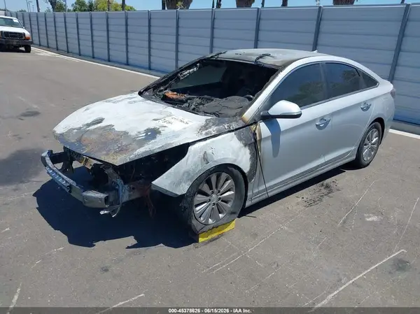 KMHE24L10HA057439 2017 HYUNDAI SONATA - Image 2