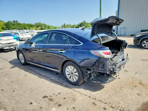 KMHE24L10HA060034 2017 HYUNDAI SONATA - Image 2