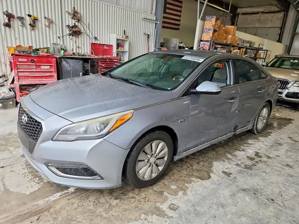 KMHE24L11GA008765 2016 HYUNDAI SONATA - Image 1