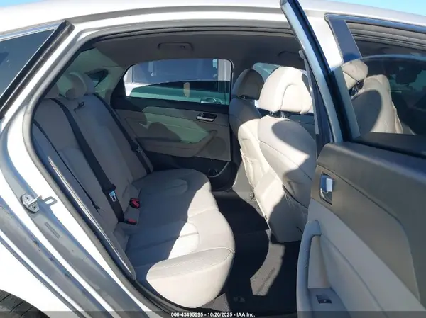 KMHE24L11GA011679 2016 HYUNDAI SONATA - Image 8