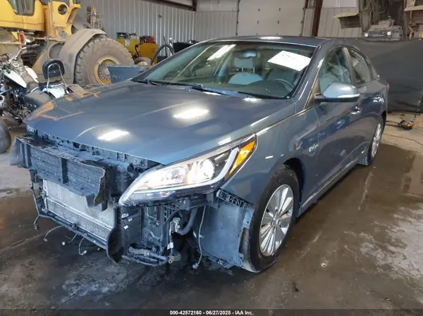 KMHE24L11GA012430 2016 HYUNDAI SONATA - Image 2
