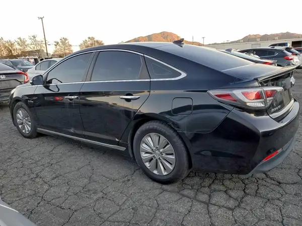 KMHE24L11GA013707 2016 HYUNDAI SONATA - Image 2