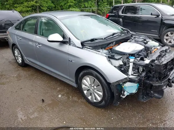 KMHE24L11GA016218 2016 HYUNDAI SONATA - Image 1