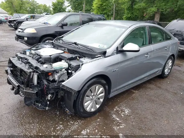 KMHE24L11GA016218 2016 HYUNDAI SONATA - Image 2