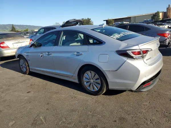 KMHE24L11GA019037 2016 HYUNDAI SONATA - Image 2