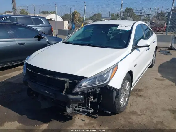 KMHE24L11GA023329 2016 HYUNDAI SONATA - Image 2