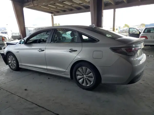 KMHE24L11GA023427 2016 HYUNDAI SONATA - Image 2