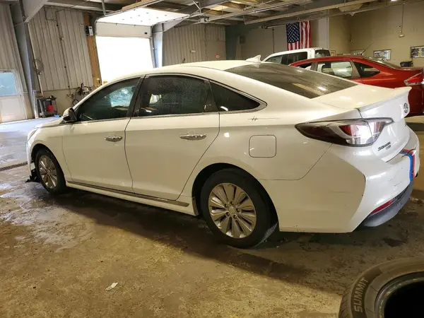 KMHE24L11GA025226 2016 HYUNDAI SONATA - Image 2
