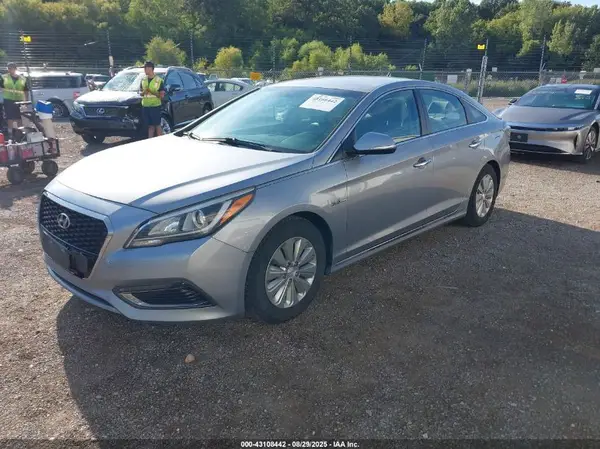 KMHE24L11GA026148 2016 HYUNDAI SONATA - Image 2
