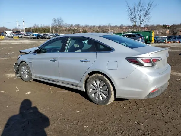 KMHE24L11GA029731 2016 HYUNDAI SONATA - Image 2