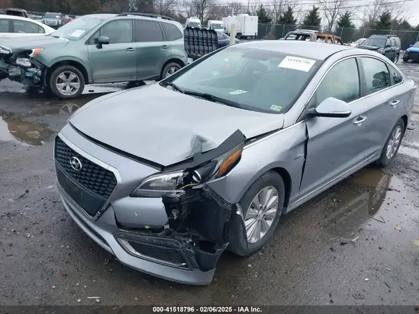 KMHE24L11GA030118 2016 HYUNDAI SONATA - Image 2