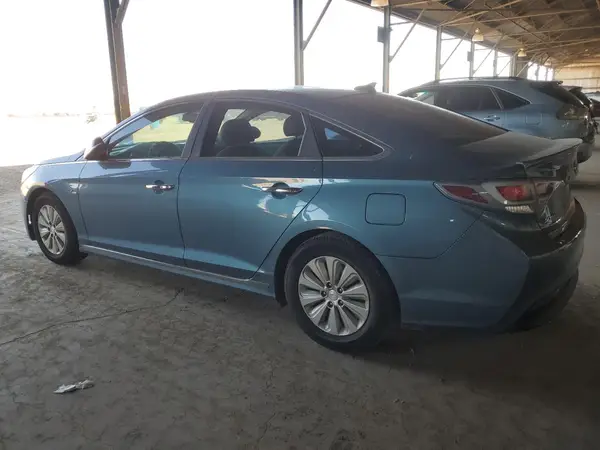 KMHE24L11GA031799 2016 HYUNDAI SONATA - Image 2