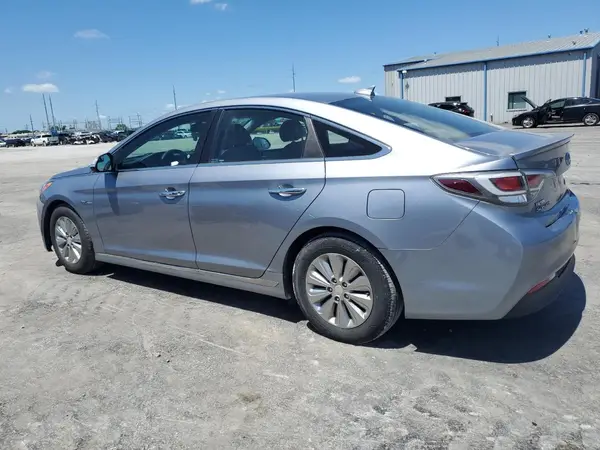 KMHE24L11GA032399 2016 HYUNDAI SONATA - Image 2