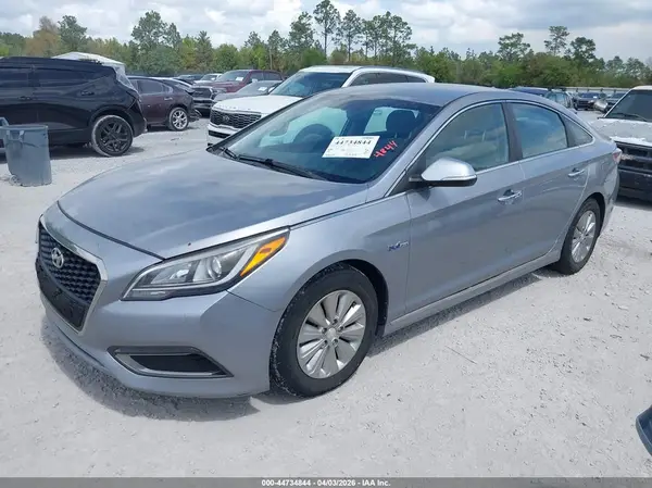 KMHE24L11GA038834 2016 HYUNDAI SONATA - Image 2