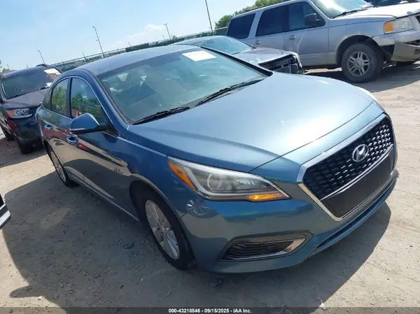 KMHE24L11GA039367 2016 HYUNDAI SONATA - Image 1