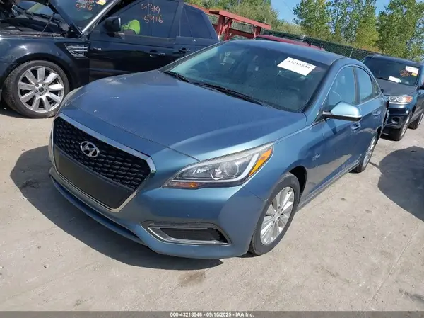 KMHE24L11GA039367 2016 HYUNDAI SONATA - Image 2