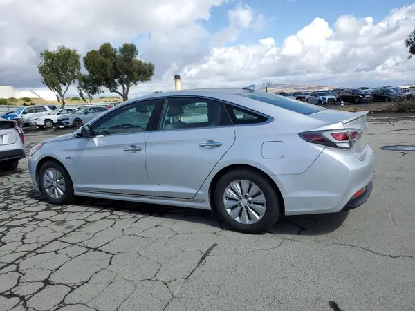 KMHE24L11GA040275 2016 HYUNDAI SONATA - Image 2