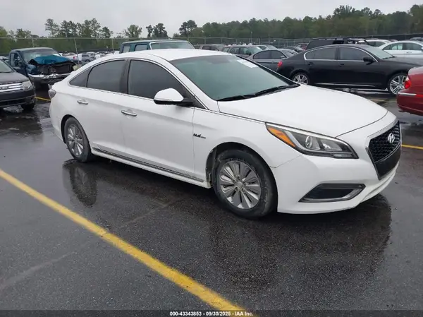 KMHE24L11GA040938 2016 HYUNDAI SONATA - Image 1
