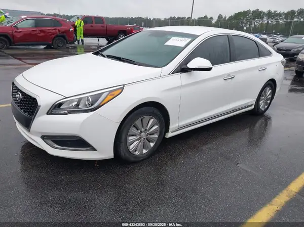 KMHE24L11GA040938 2016 HYUNDAI SONATA - Image 2