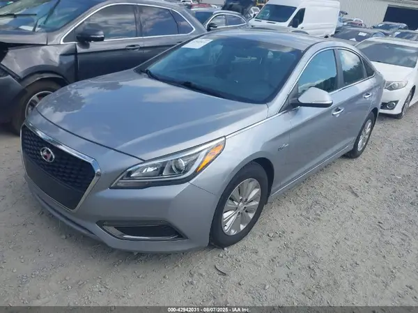 KMHE24L11GA041734 2016 HYUNDAI SONATA - Image 2