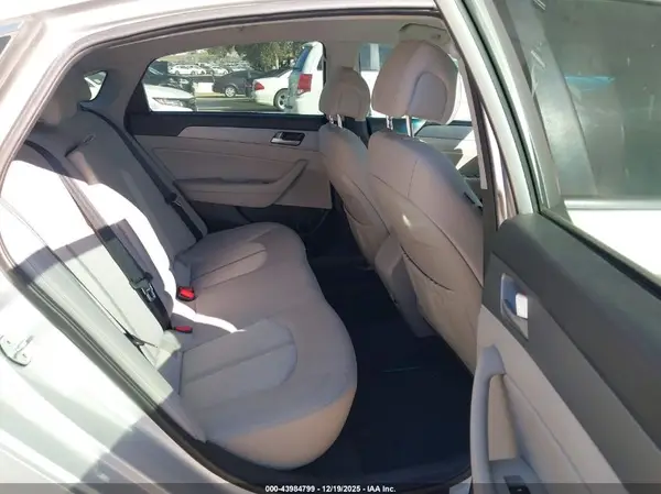 KMHE24L11GA042060 2016 HYUNDAI SONATA - Image 8