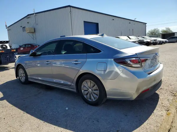 KMHE24L11HA046708 2017 HYUNDAI SONATA - Image 2