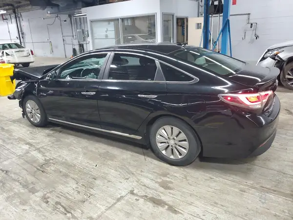 KMHE24L11HA055361 2017 HYUNDAI SONATA - Image 2