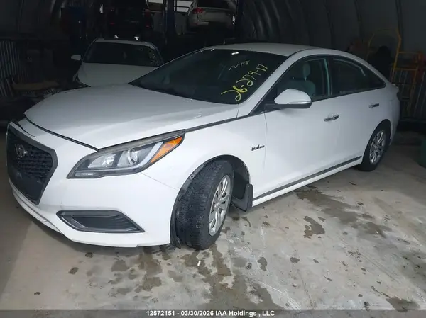 KMHE24L11HA056607 2017 HYUNDAI SONATA - Image 2