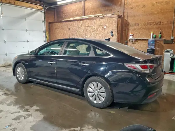 KMHE24L11HA060043 2017 HYUNDAI SONATA - Image 2