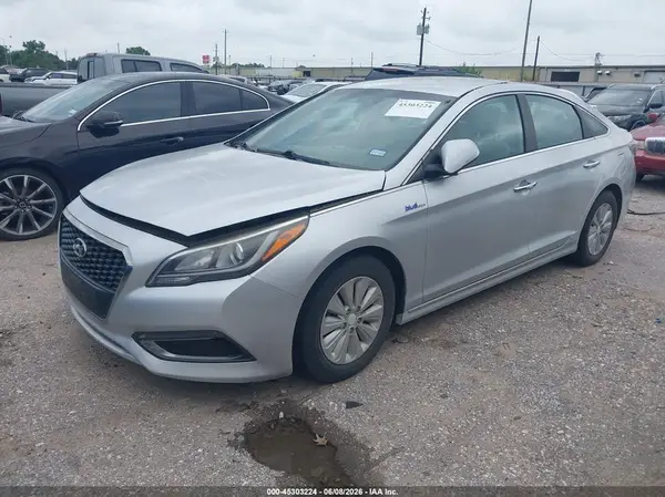 KMHE24L12GA010976 2016 HYUNDAI SONATA - Image 2