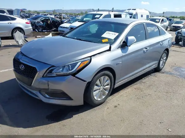 KMHE24L12GA011576 2016 HYUNDAI SONATA - Image 2
