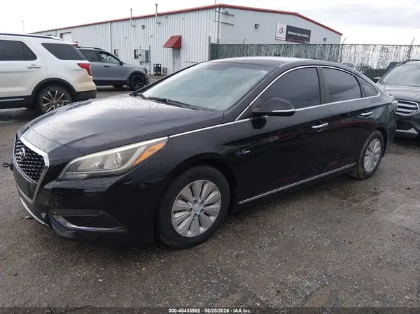 KMHE24L12GA013201 2016 HYUNDAI SONATA - Image 2