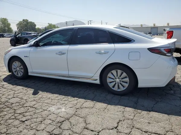 KMHE24L12GA013957 2016 HYUNDAI SONATA - Image 2