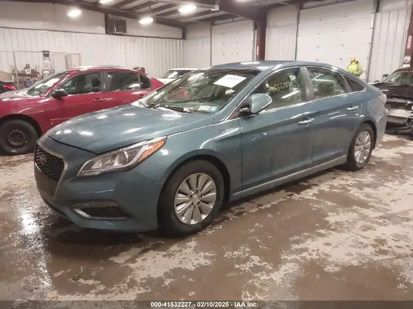 KMHE24L12GA015580 2016 HYUNDAI SONATA - Image 2