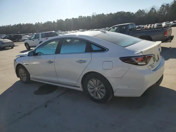 KMHE24L12GA016180 2016 HYUNDAI SONATA - Image 2