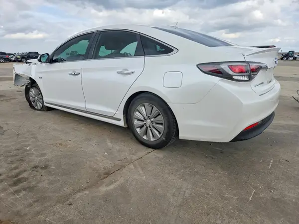 KMHE24L12GA017040 2016 HYUNDAI SONATA - Image 2
