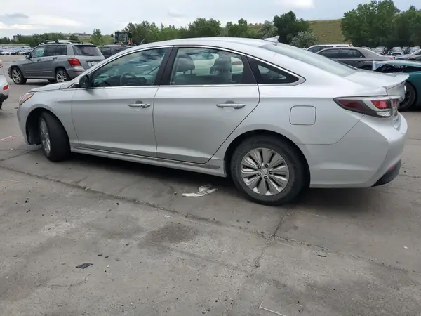 KMHE24L12GA019970 2016 HYUNDAI SONATA - Image 2