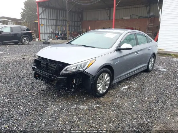 KMHE24L12GA023498 2016 HYUNDAI SONATA - Image 2
